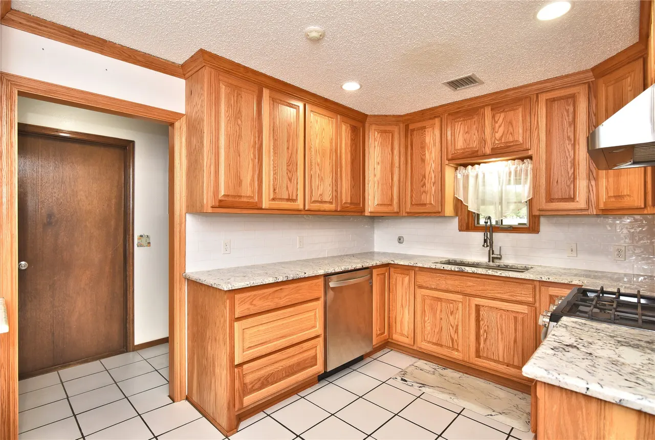Photo 17 — 4355 S 61st WestAvenue, Tulsa, OK 74107