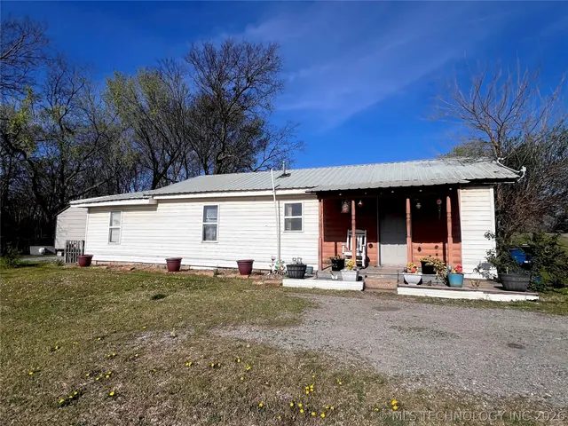 Photo 3 — 31 W 8th Street, Kiowa, OK 74553
