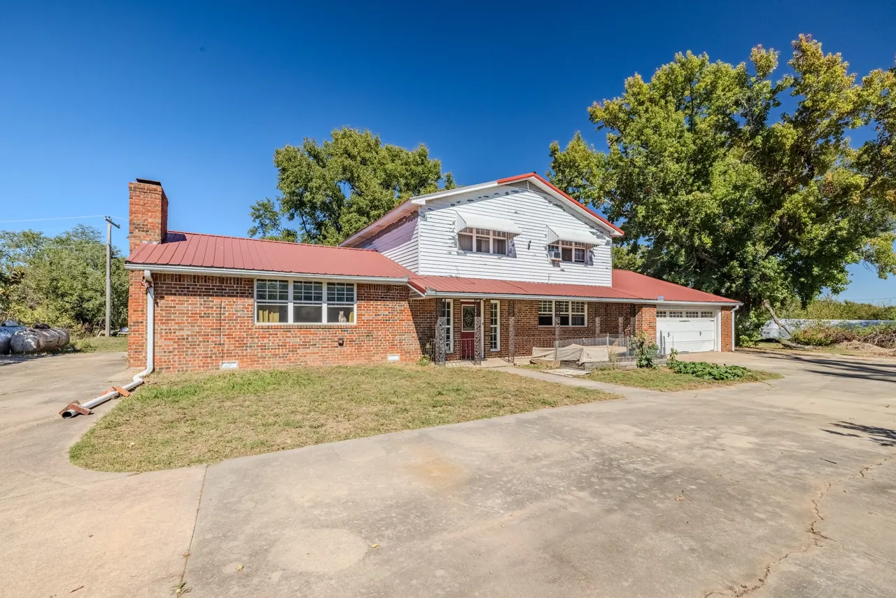 Photo 2 — 11290 Hwy 56, Okemah, OK 74859
