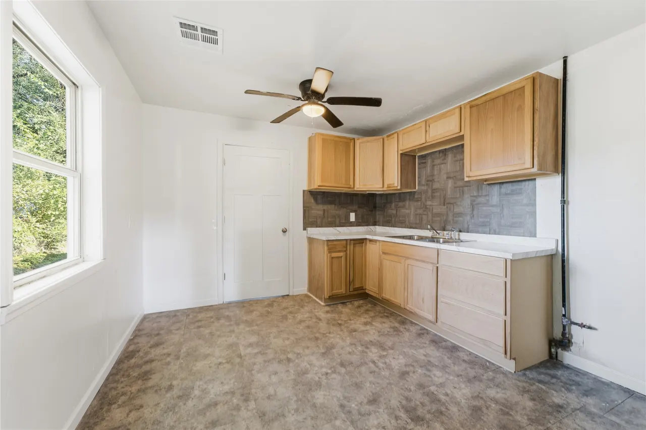 Photo 5 — 5635 W 3rd Street, Tulsa, OK 74127