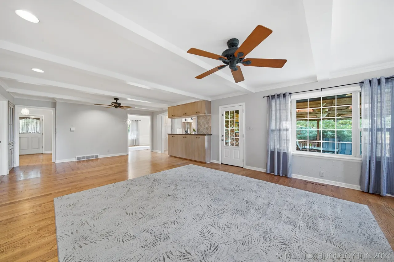 Photo 7 — 4231 S Columbia Place, Tulsa, OK 74105