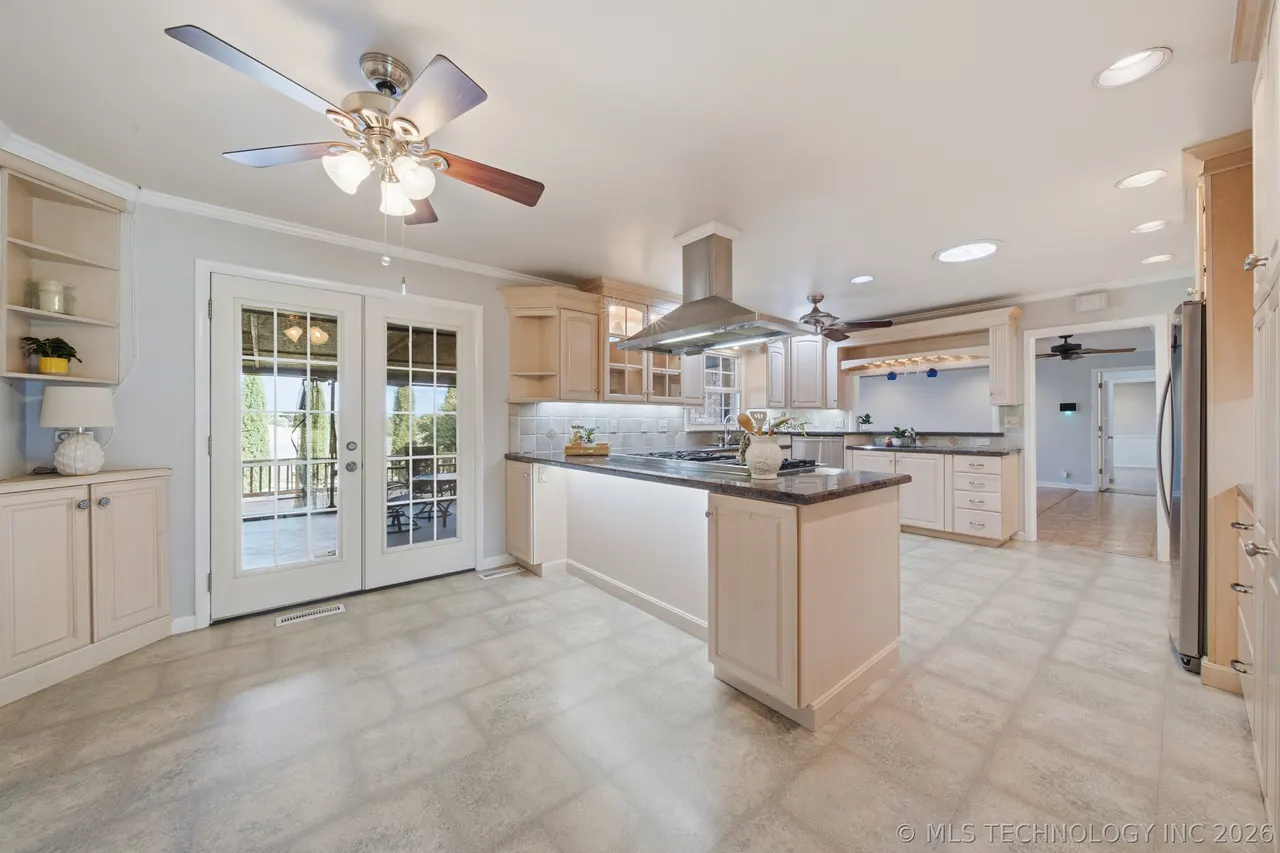 Photo 16 — 4231 S Columbia Place, Tulsa, OK 74105