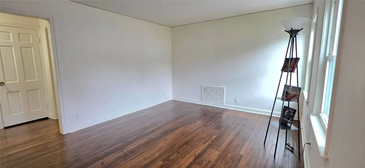 Photo 4 — 6920 E 5th Street, Tulsa, OK 74112