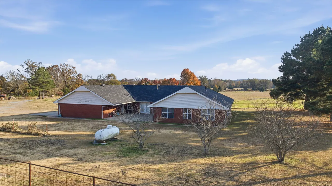 Photo 32 — 2800 NW 1010th Avenue, Wilburton, OK 74578