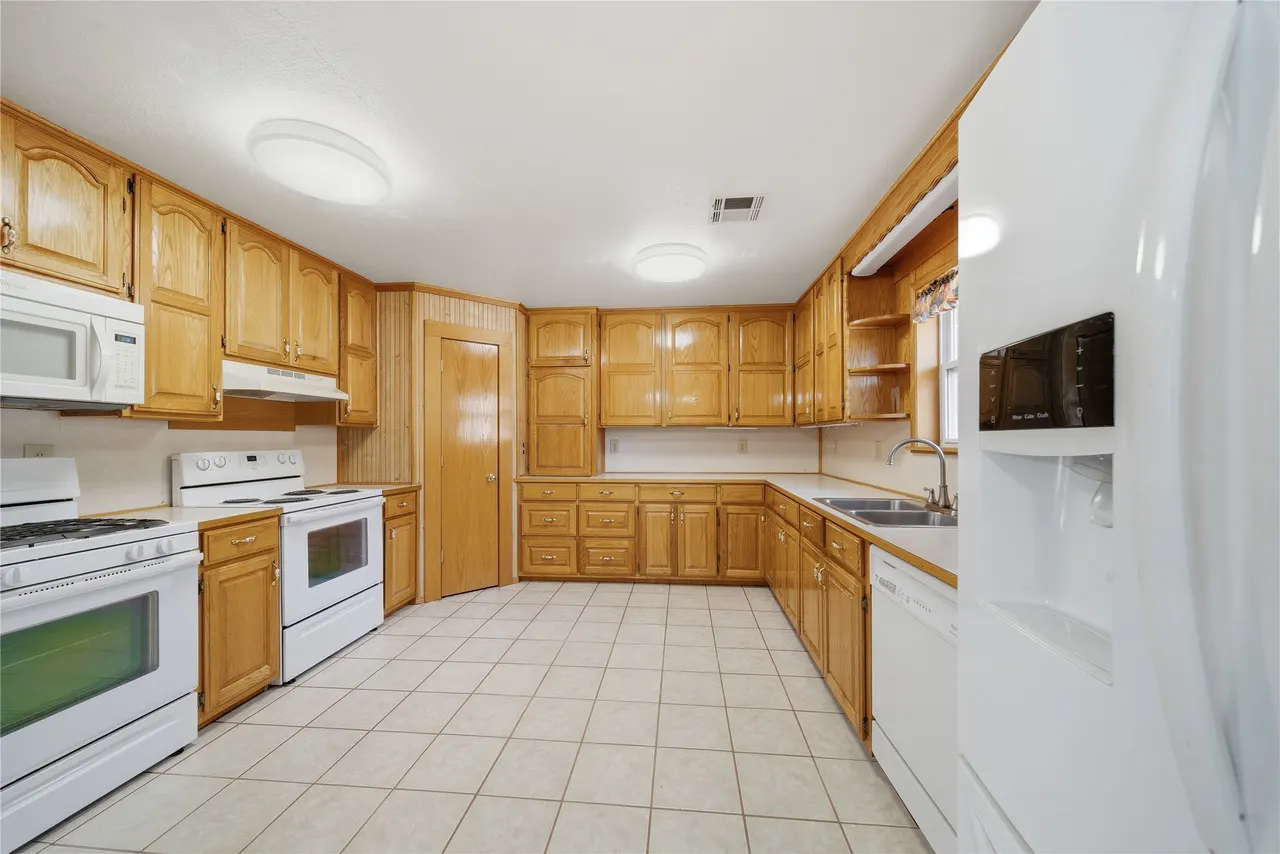 Photo 15 — 2800 NW 1010th Avenue, Wilburton, OK 74578