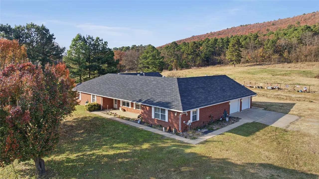 Front exterior — 2800 NW 1010th Avenue, Wilburton, OK 74578