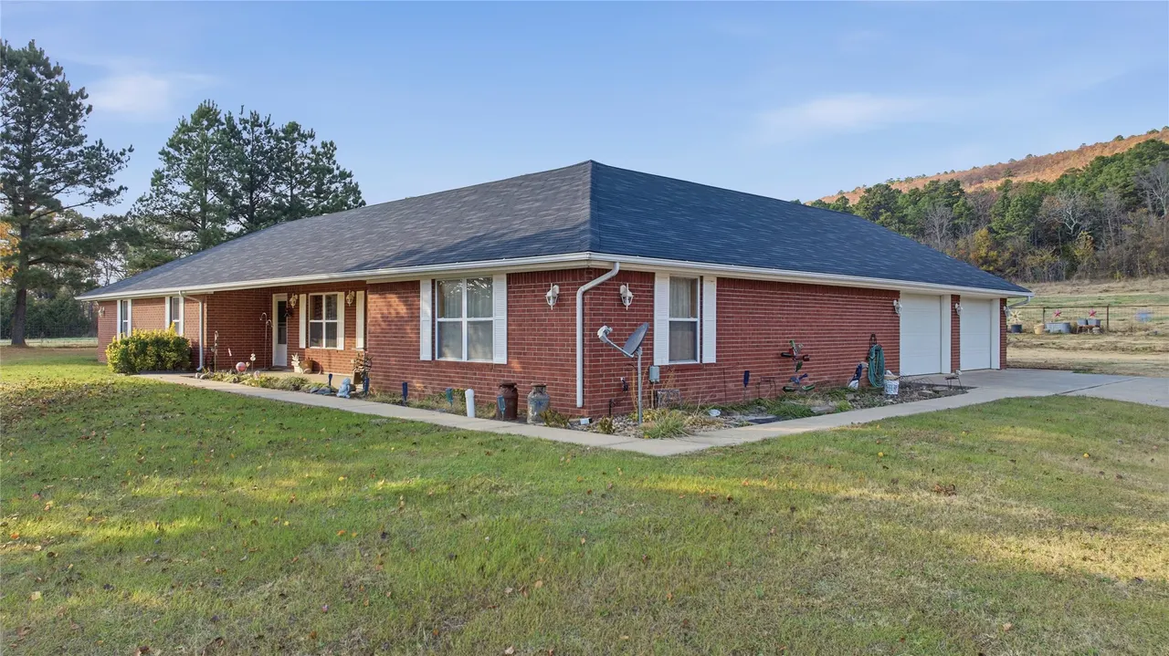 Photo 2 — 2800 NW 1010th Avenue, Wilburton, OK 74578