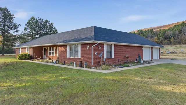 Photo 2 — 2800 NW 1010th Avenue, Wilburton, OK 74578