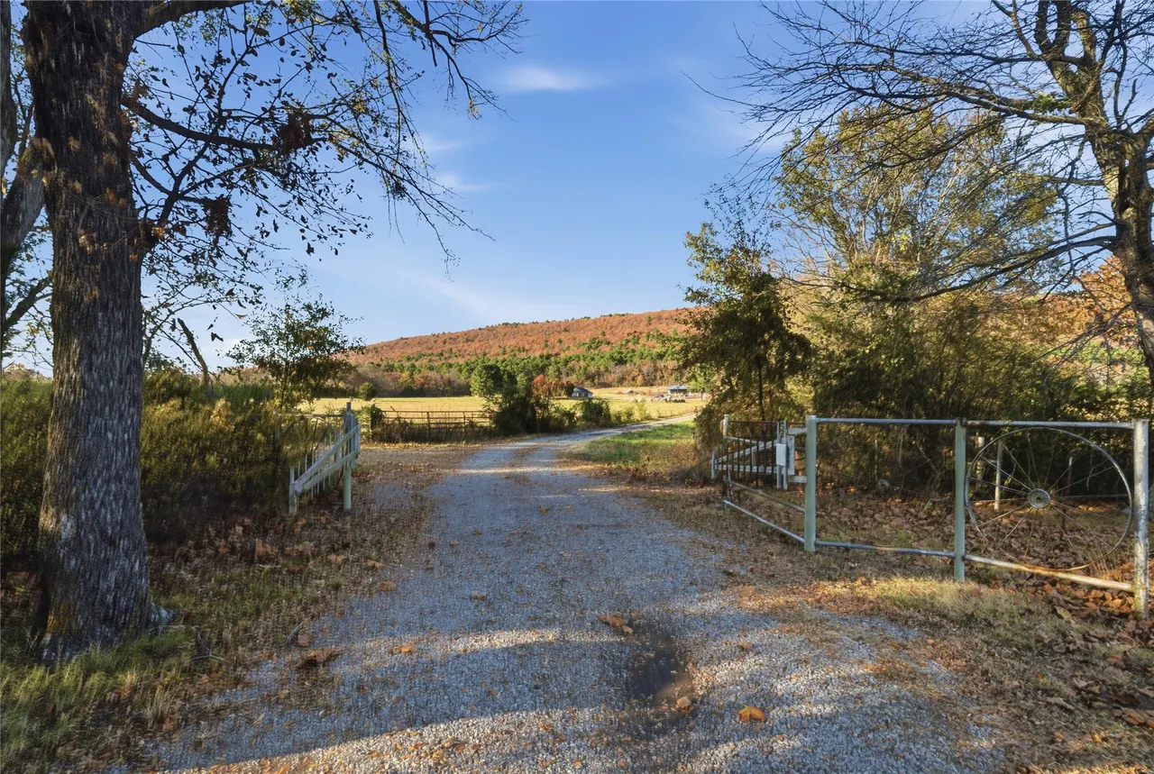 Photo 8 — 2800 NW 1010th Avenue, Wilburton, OK 74578