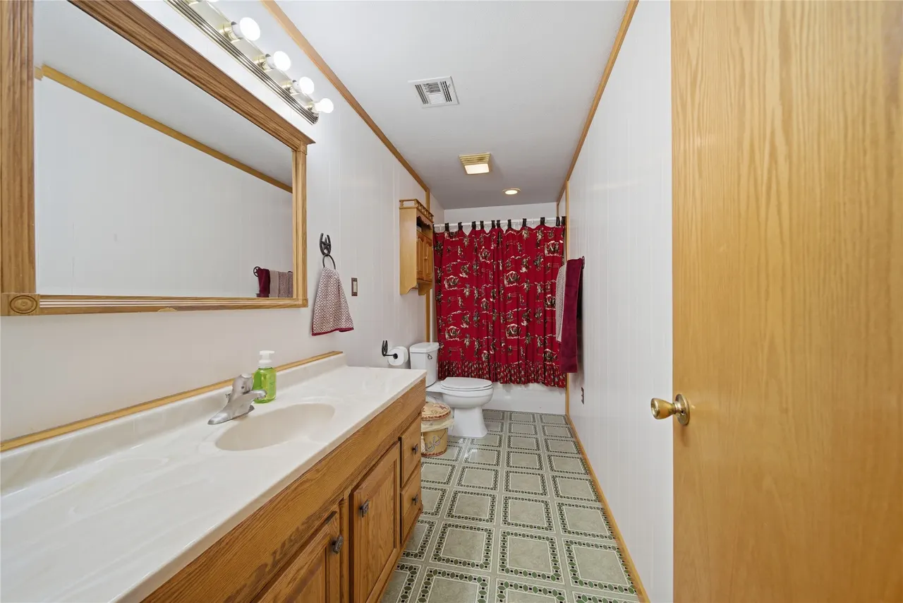Photo 23 — 2800 NW 1010th Avenue, Wilburton, OK 74578