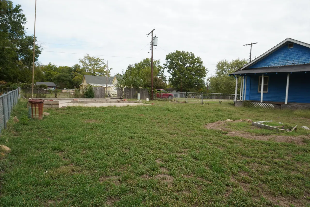 Photo 2 — 208 NW 5th Street, Checotah, OK 74426