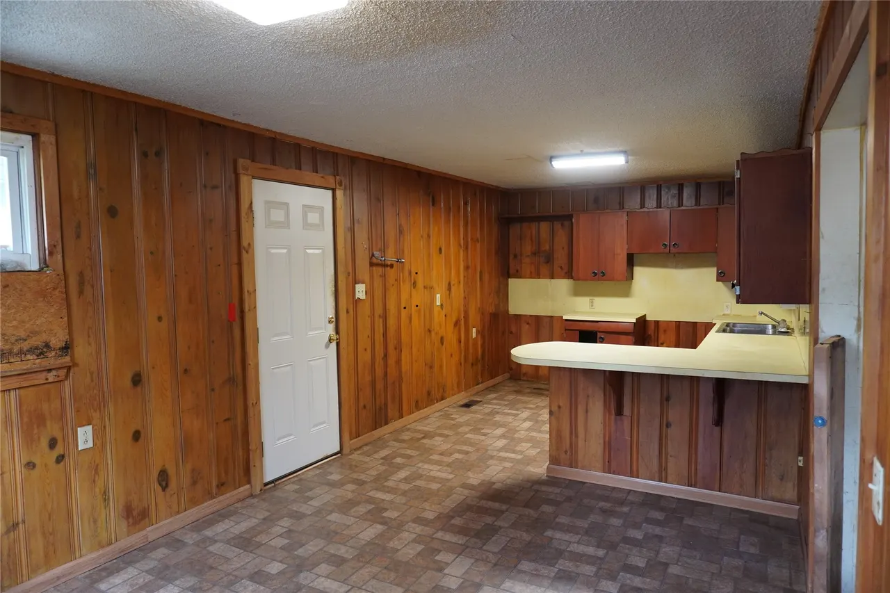 Photo 9 — 208 NW 5th Street, Checotah, OK 74426
