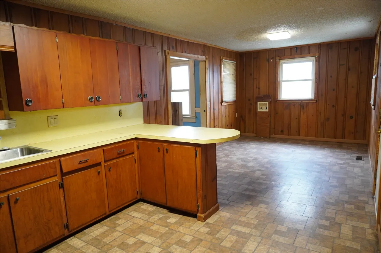 Photo 11 — 208 NW 5th Street, Checotah, OK 74426