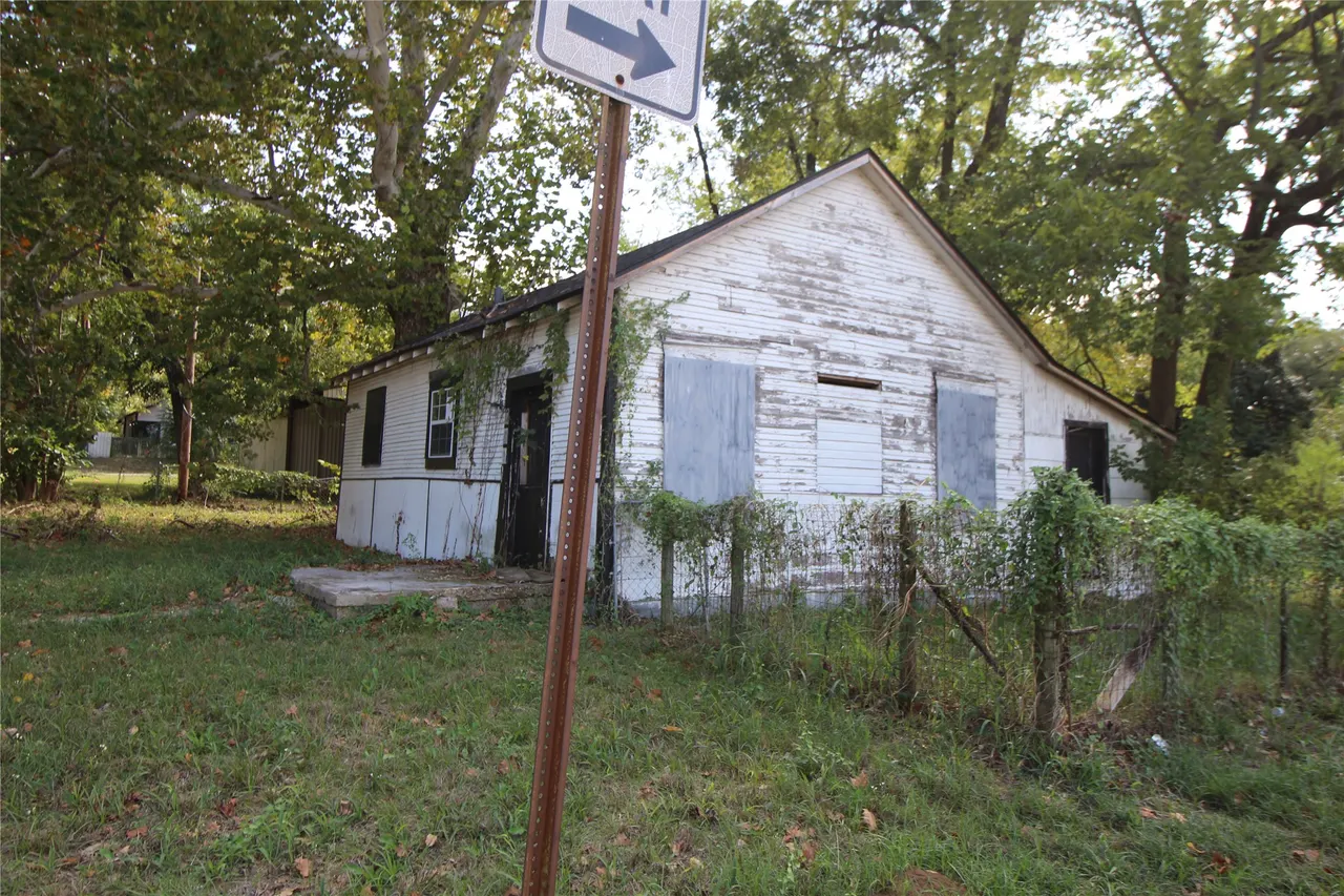 Photo 5 — 523 W Plum, Durant, OK 74701
