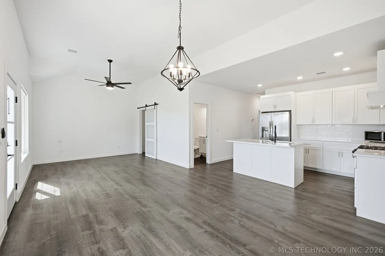 Photo 8 — 5928 S 100th East Avenue, Tulsa, OK 74146