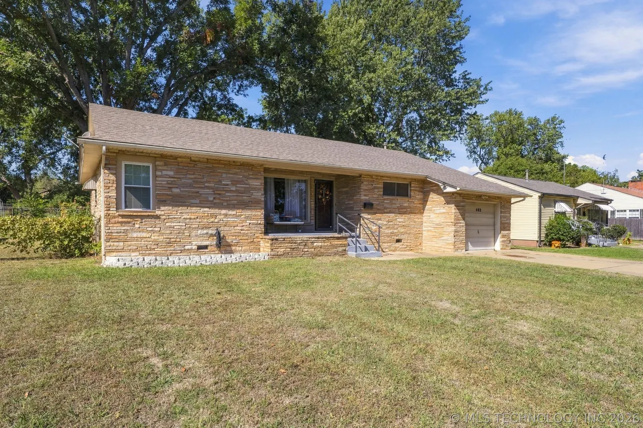 Photo 3 — 602 N C Avenue, Cleveland, OK 74020