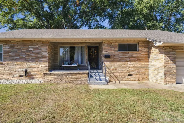 Photo 4 — 602 N C Avenue, Cleveland, OK 74020