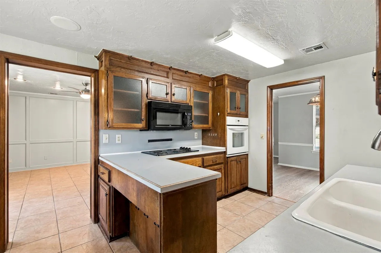 Photo 7 — 3835 S 99th East Avenue, Tulsa, OK 74146