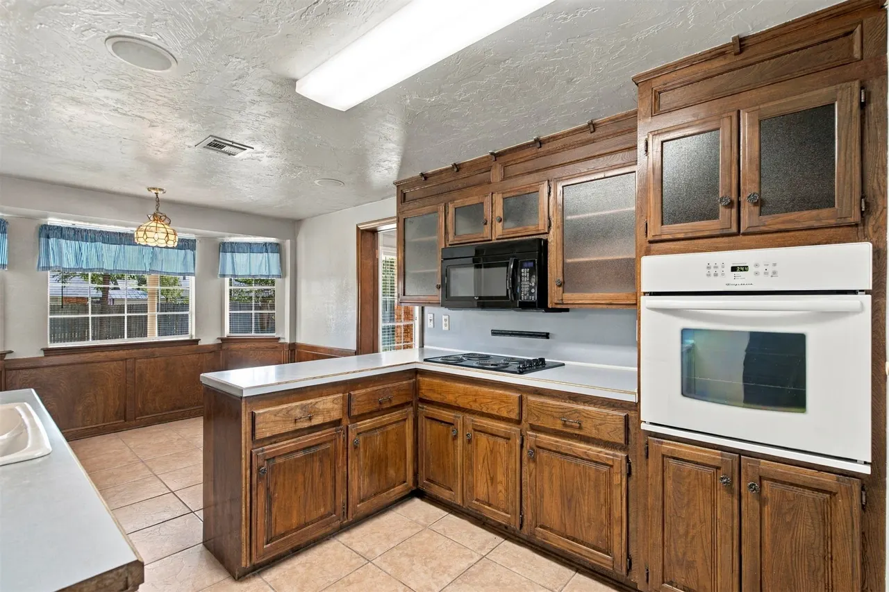 Photo 8 — 3835 S 99th East Avenue, Tulsa, OK 74146