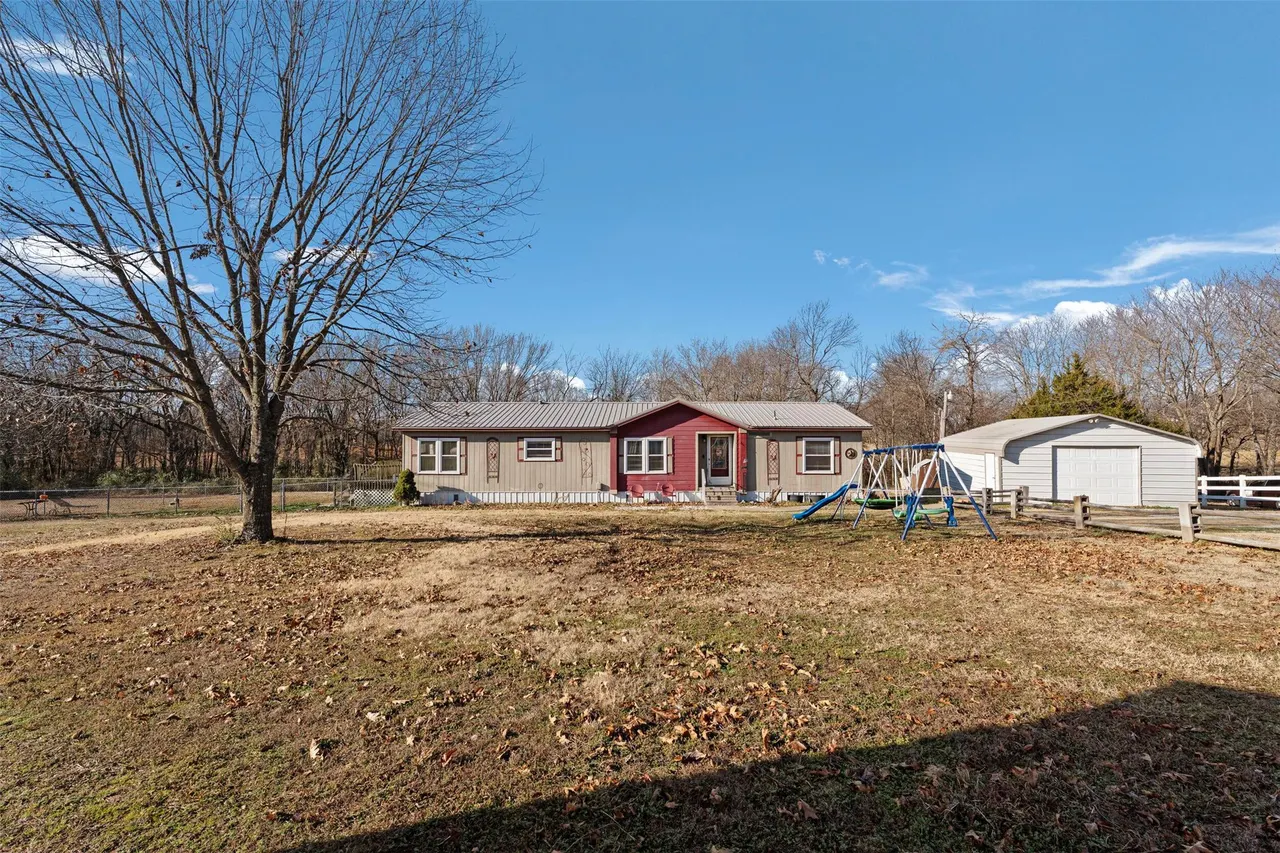 Front exterior — 61901 E 288 Road, Grove, OK 74344