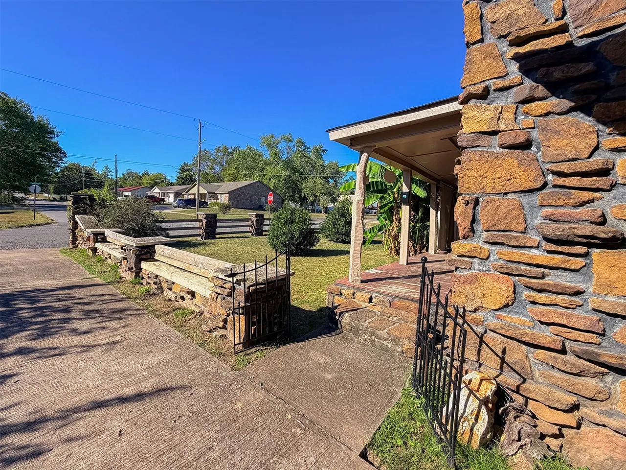 Photo 4 — 501 S Cherokee Avenue, Tahlequah, OK 74464