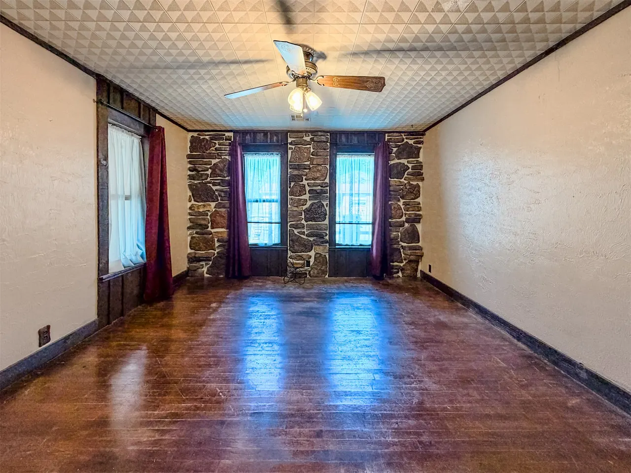 Photo 9 — 501 S Cherokee Avenue, Tahlequah, OK 74464
