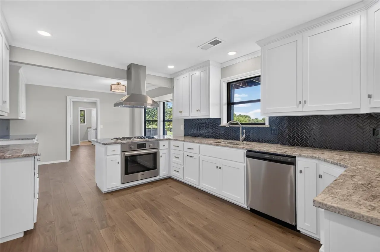 Photo 17 — 438 Chisholm Circle, Bartlesville, OK 74006