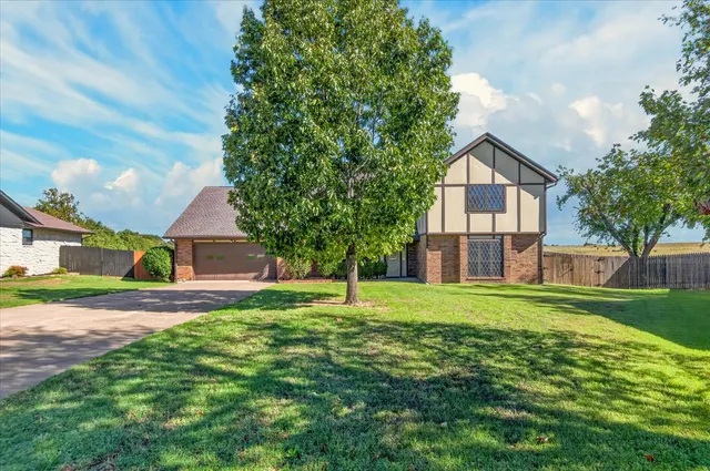Photo 3 — 438 Chisholm Circle, Bartlesville, OK 74006