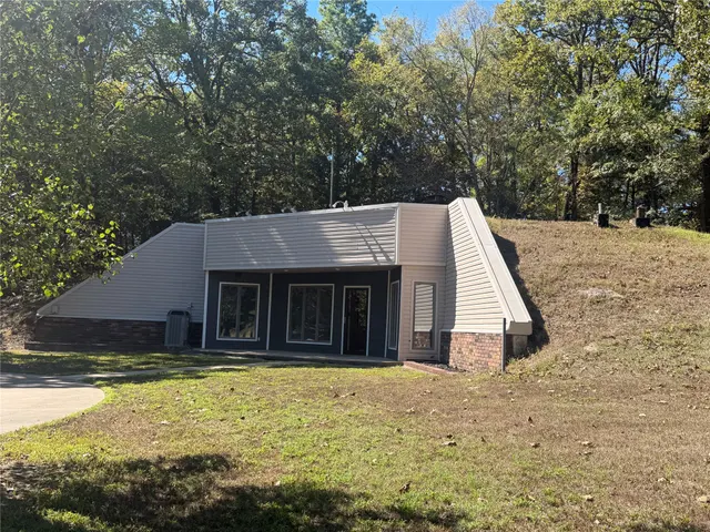Photo 2 — 6042 NE 118th Road, Wilburton, OK 74578