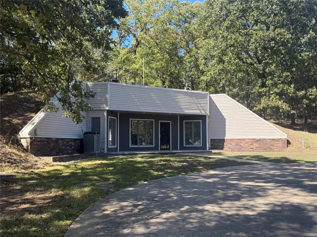 Photo 3 — 6042 NE 118th Road, Wilburton, OK 74578