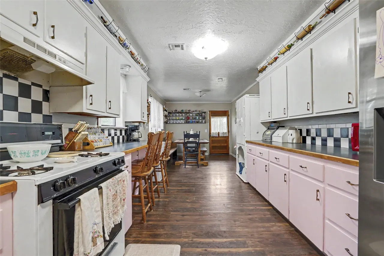 Photo 12 — 212 S Locust Street, Locust Grove, OK 74352