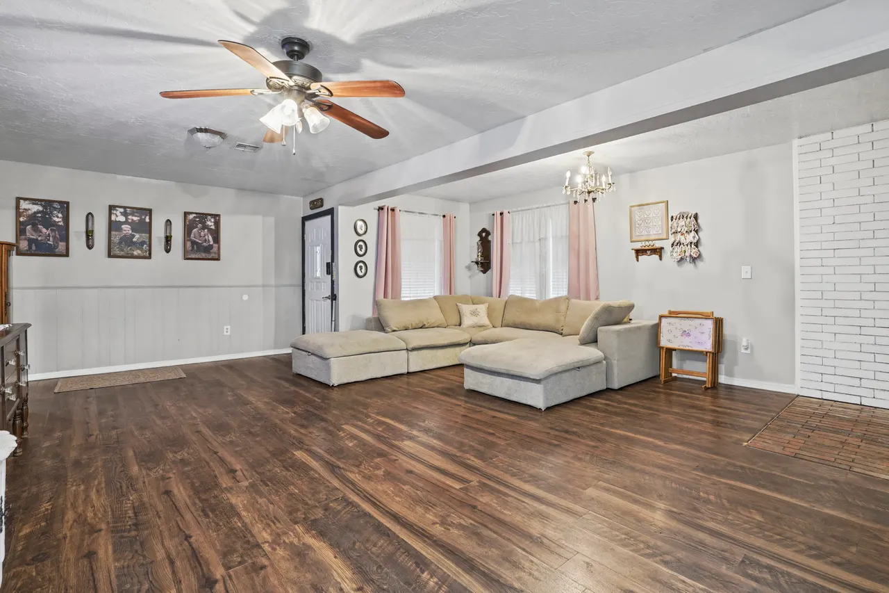 Photo 13 — 212 S Locust Street, Locust Grove, OK 74352