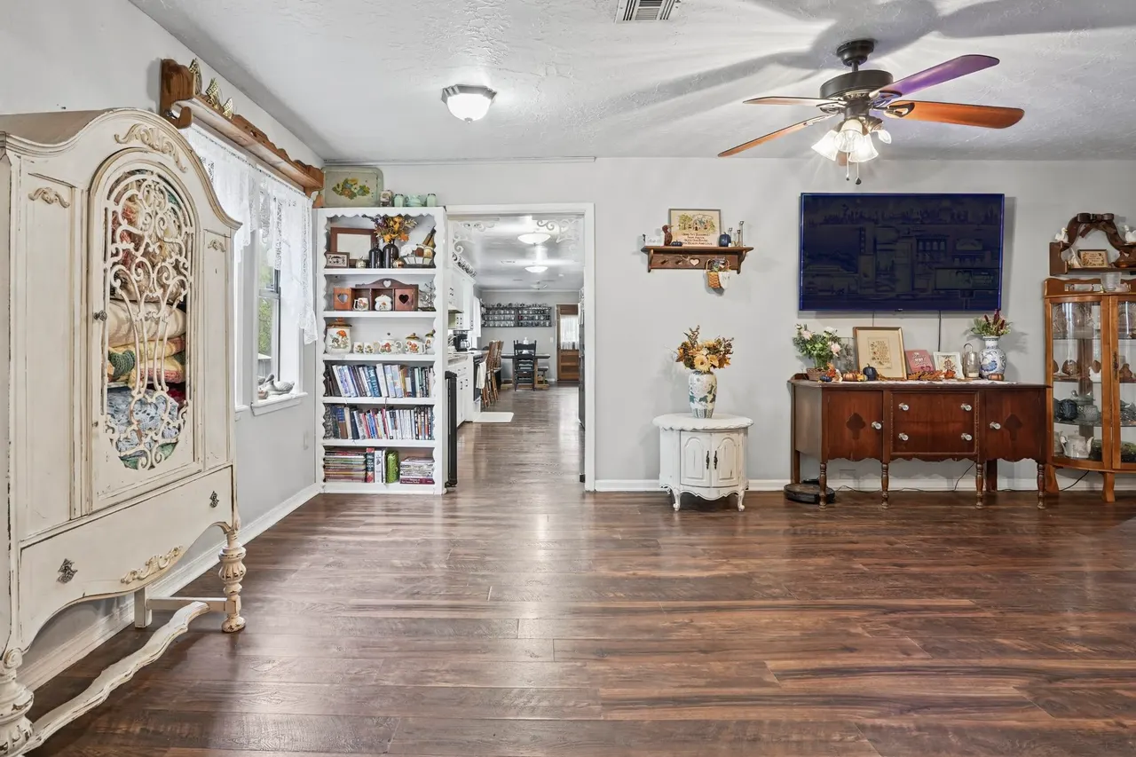 Photo 15 — 212 S Locust Street, Locust Grove, OK 74352
