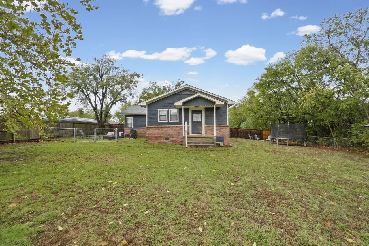 Photo 43 — 212 S Locust Street, Locust Grove, OK 74352