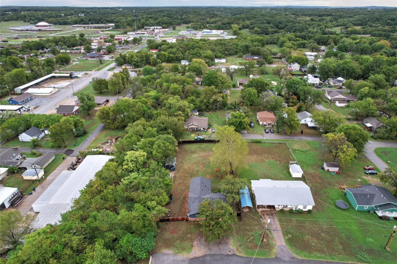 Photo 48 — 212 S Locust Street, Locust Grove, OK 74352