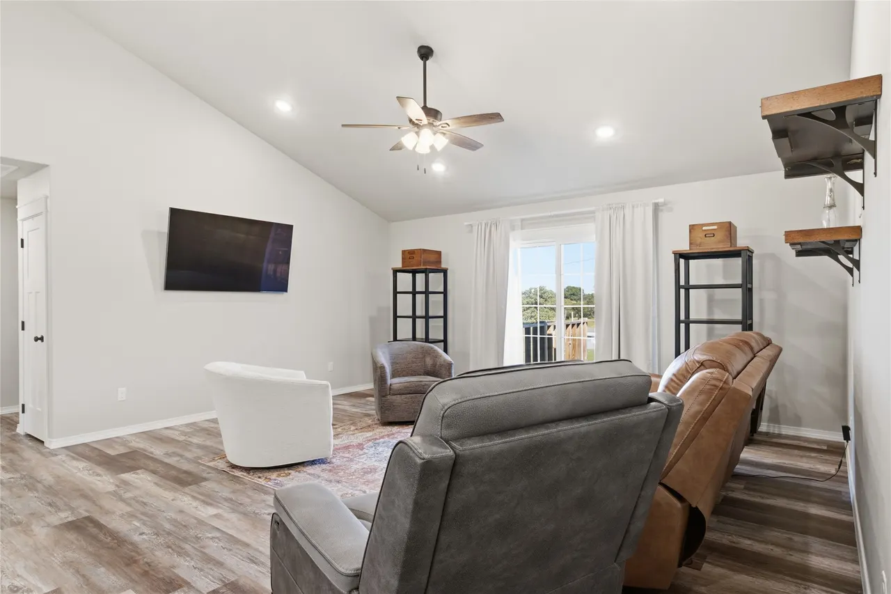 Photo 11 — 16068 W Jones Road, Tahlequah, OK 74464