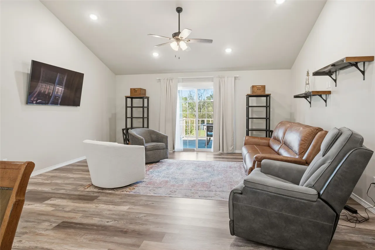 Photo 13 — 16068 W Jones Road, Tahlequah, OK 74464