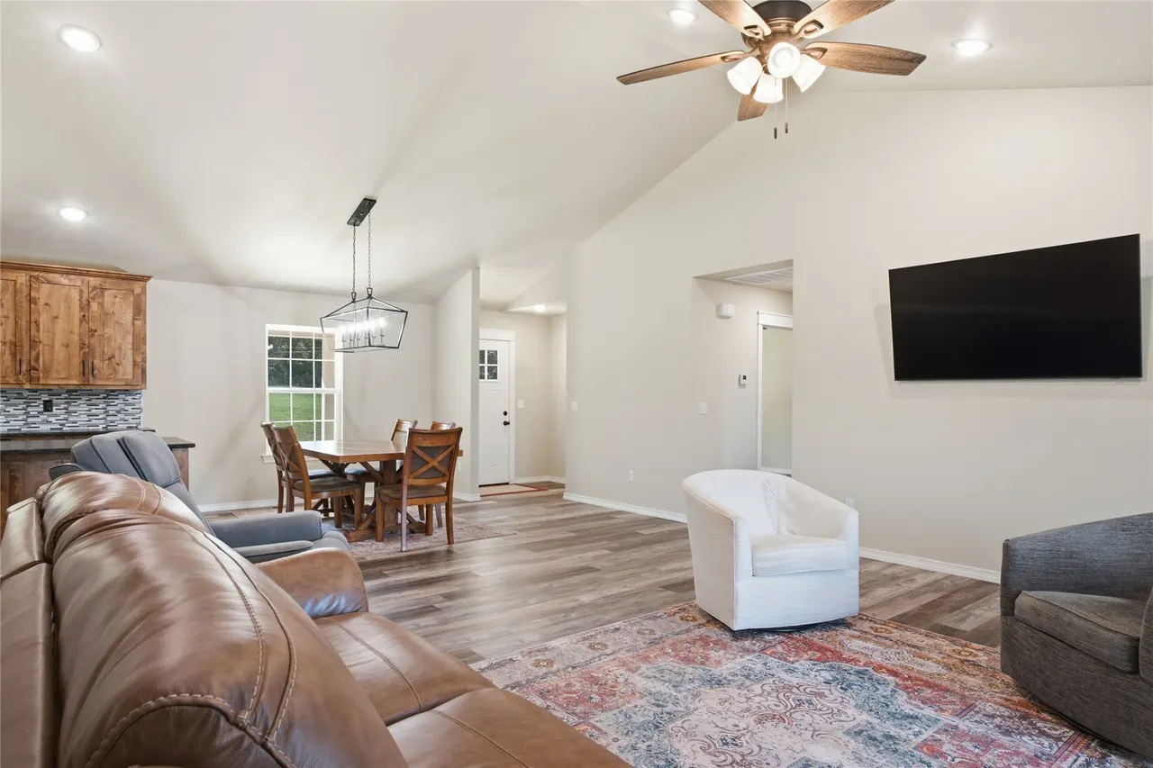 Photo 14 — 16068 W Jones Road, Tahlequah, OK 74464