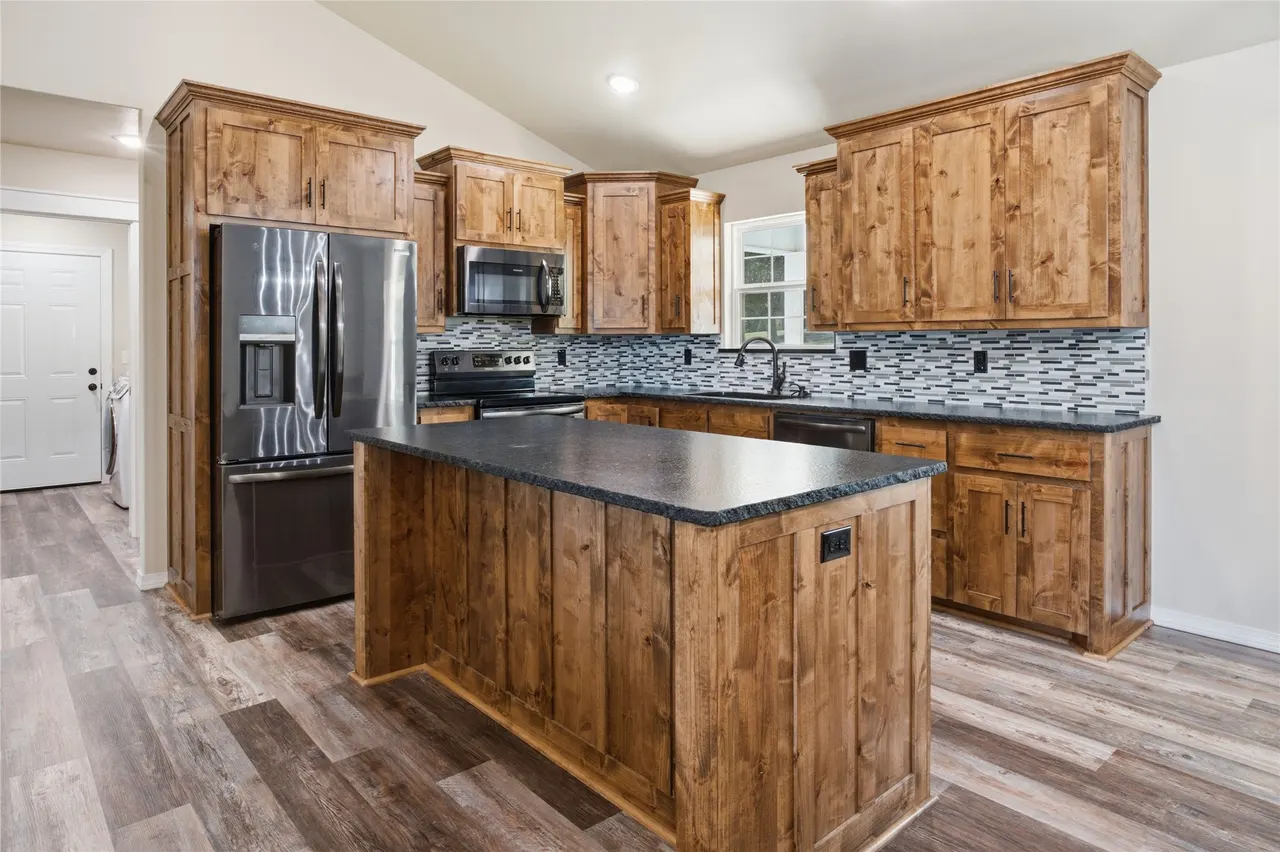Photo 16 — 16068 W Jones Road, Tahlequah, OK 74464