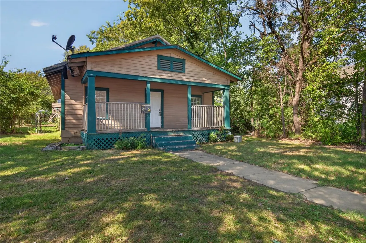 Photo 3 — 115 S Creek Avenue, Bartlesville, OK 74003