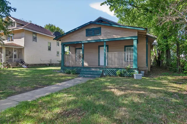 Photo 4 — 115 S Creek Avenue, Bartlesville, OK 74003