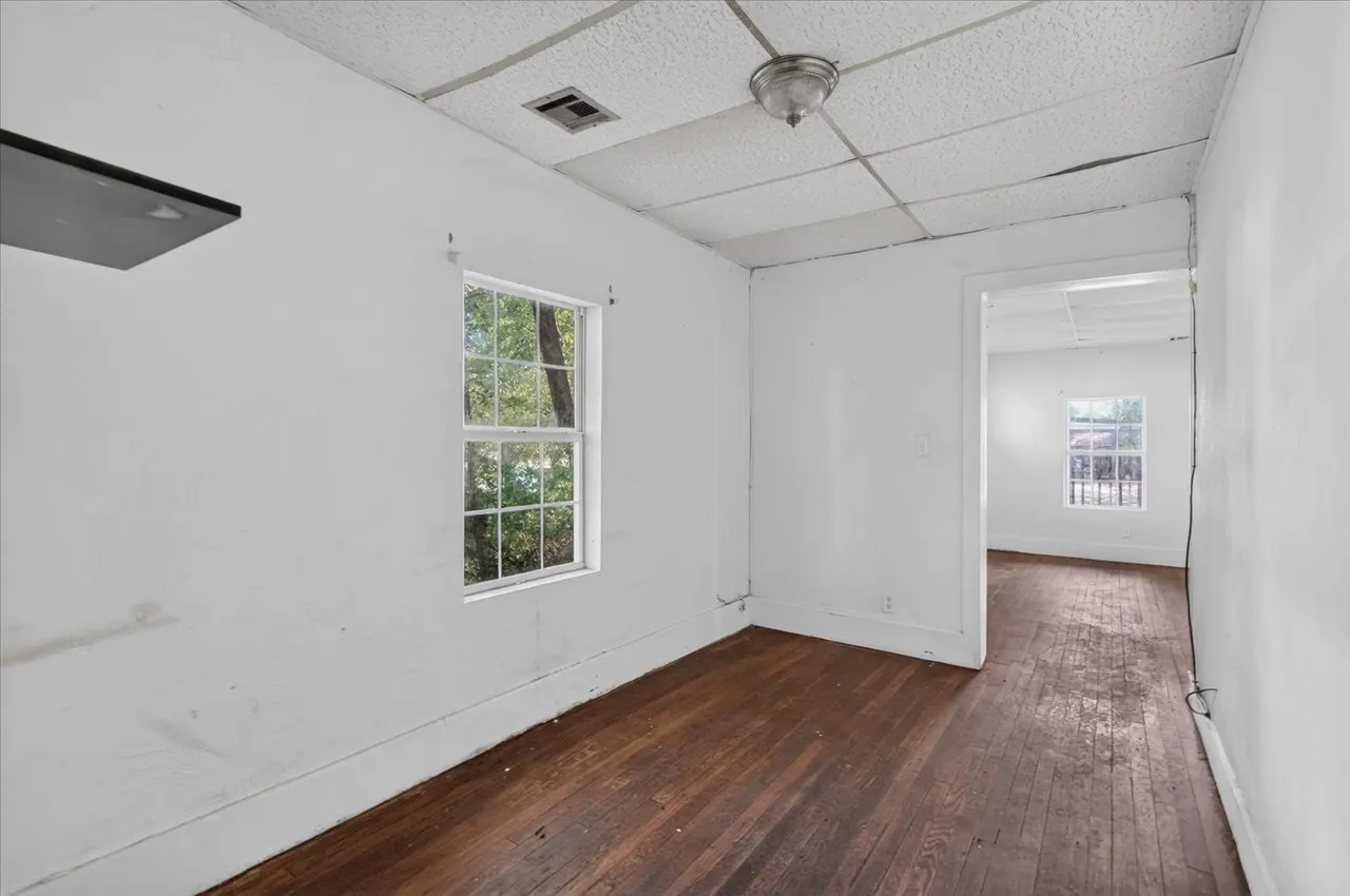 Photo 9 — 115 S Creek Avenue, Bartlesville, OK 74003