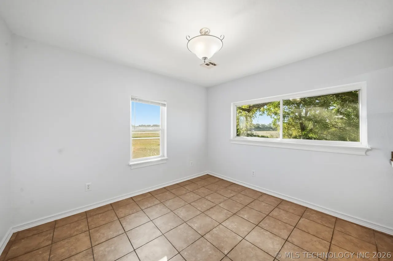 Photo 11 — 40671 N 4020 Road, Collinsville, OK 74021
