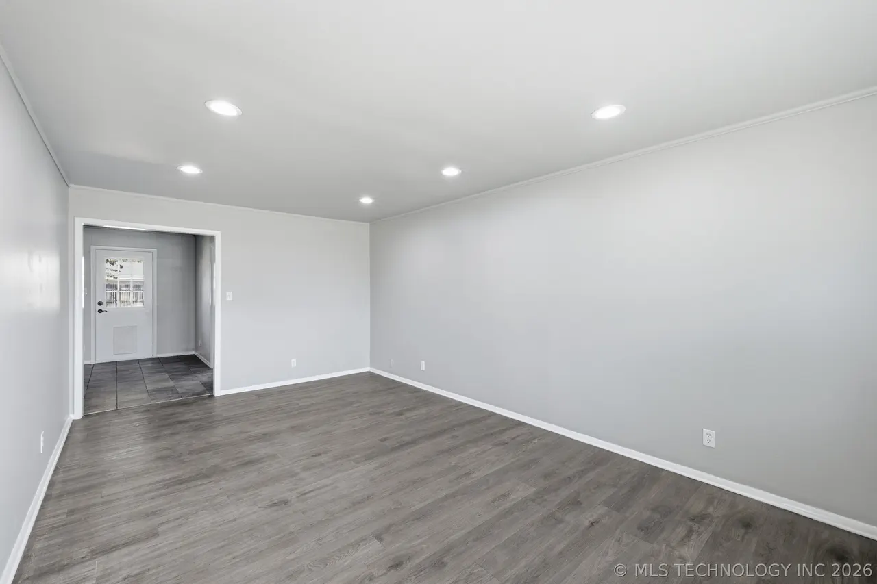 Photo 6 — 9447 E 40th Place, Tulsa, OK 74145