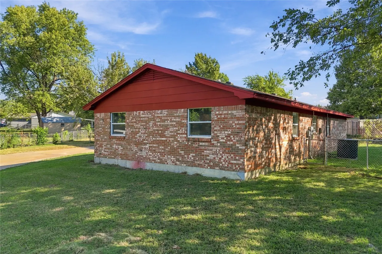 Photo 5 — 12135 E 32nd Place, Tulsa, OK 74146