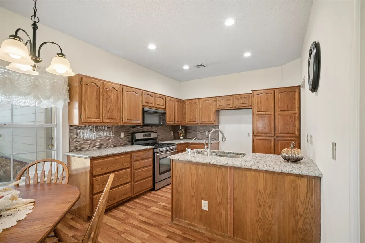 Photo 11 — 2212 SW Wolf Run Court, Claremore, OK 74019