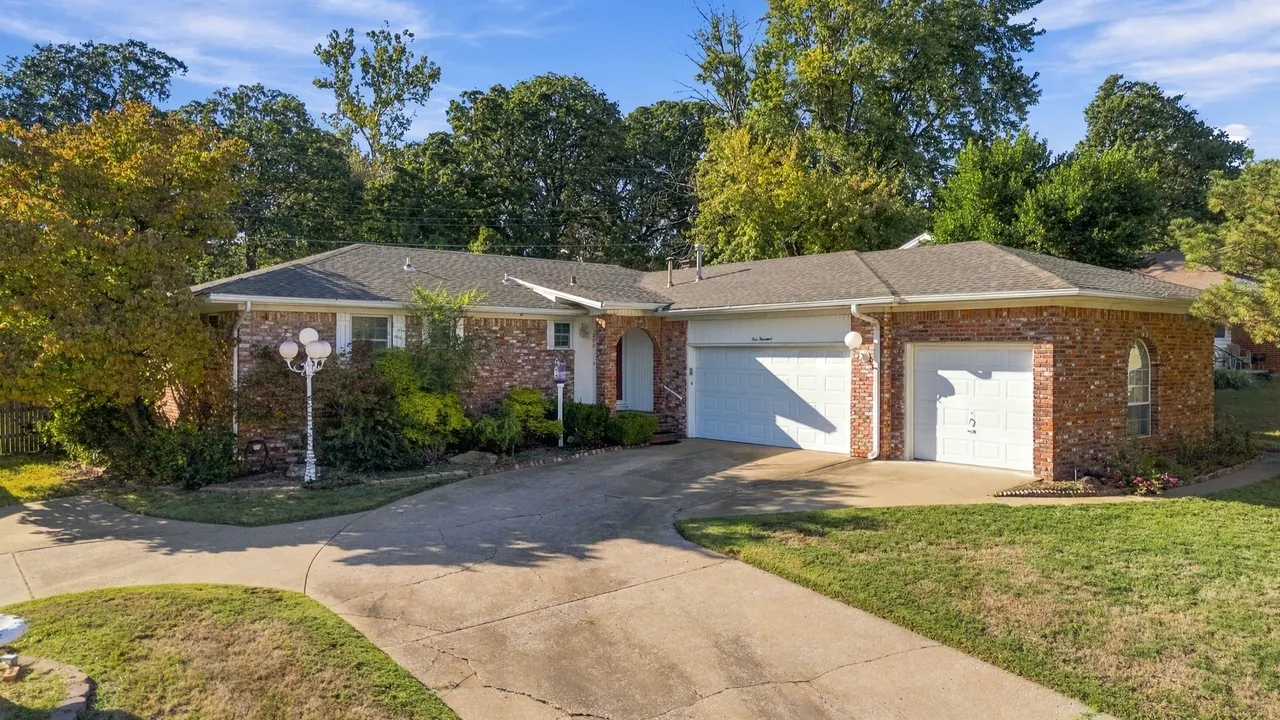 Front exterior — 1000 Cedar Avenue, Sand Springs, OK 74063