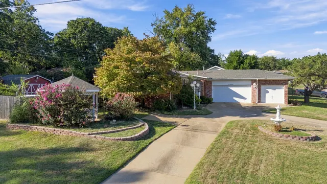 Photo 3 — 1000 Cedar Avenue, Sand Springs, OK 74063