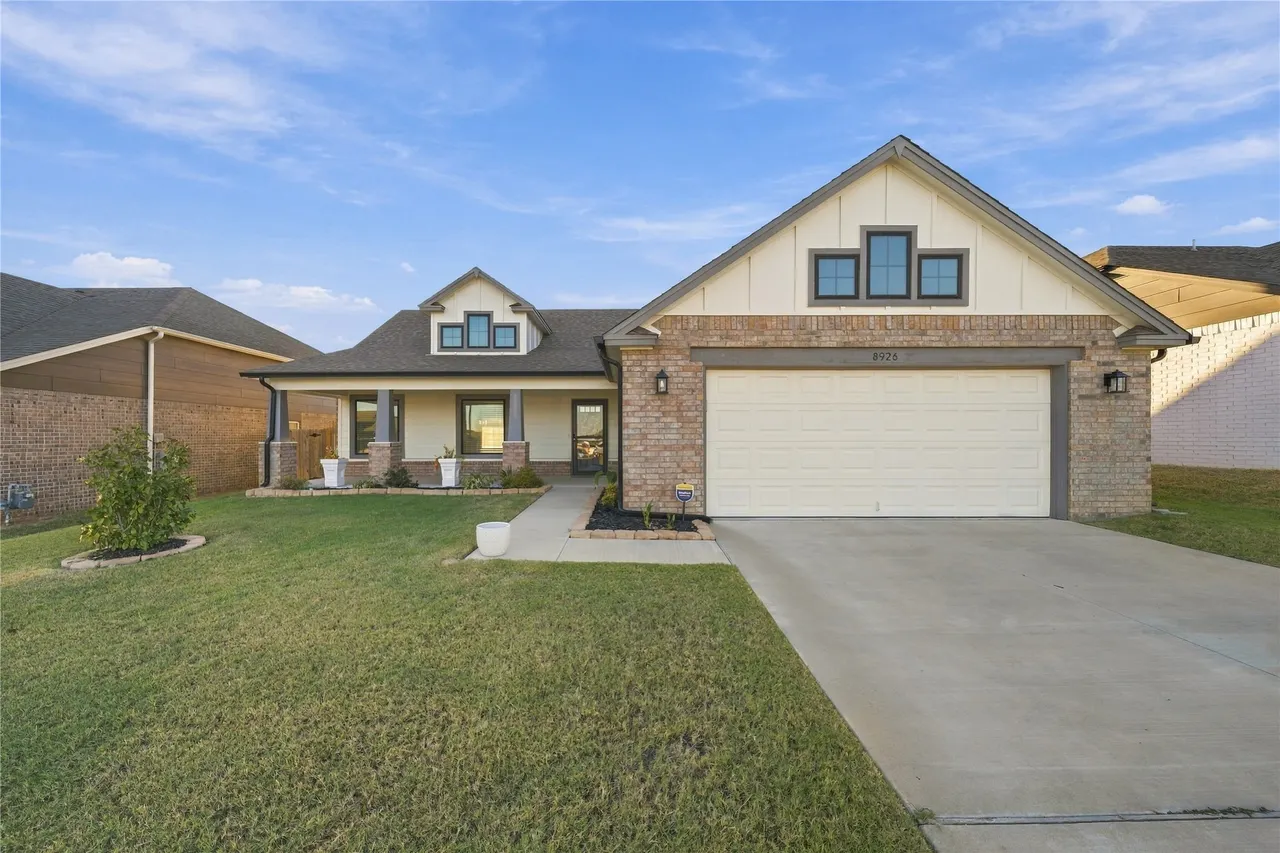 Front exterior — 8926 N 73rd Place E, Owasso, OK 74055
