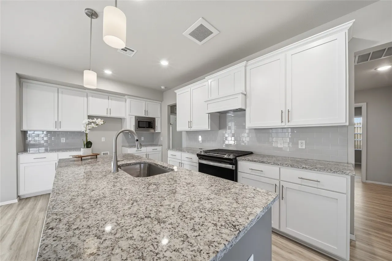 Photo 12 — 8926 N 73rd Place E, Owasso, OK 74055